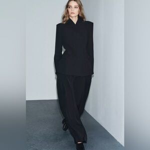 ZARA NWT FITTED BLAZER ZW COLLECTION BLACK SZ L 8679/425/800